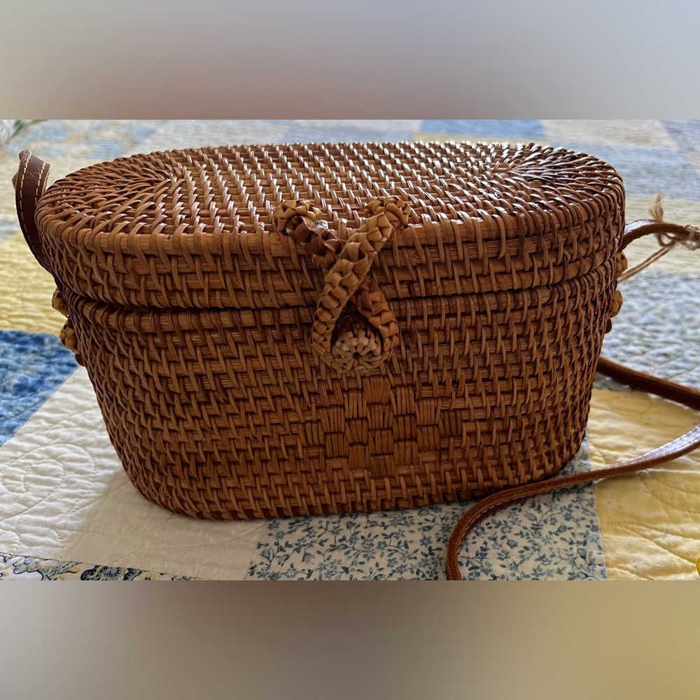 Stylish Woven Tan Crossbody Bag